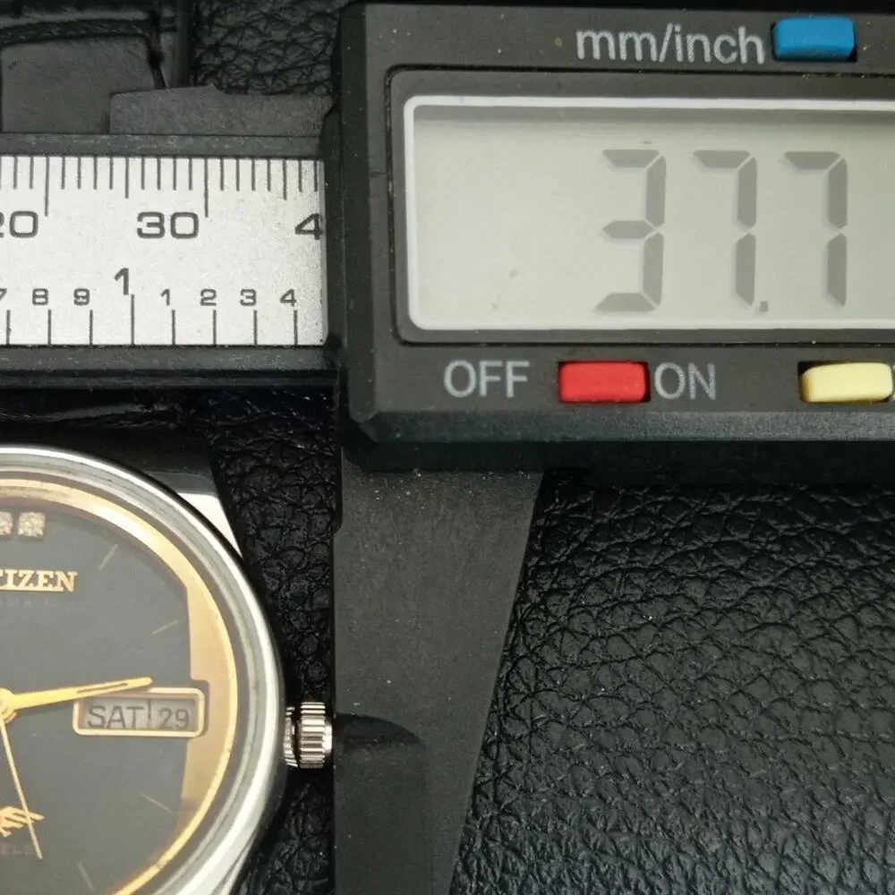 Vintage 1989 Citizen Automatic Mens Silver Watch W/daydate & Gold accents